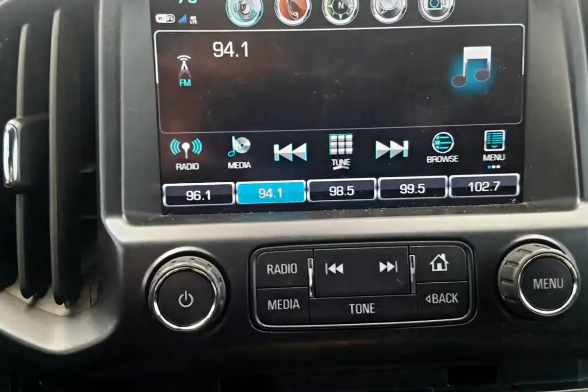 Chevy Colorado Radio Not Working (Solved) Motor Hungry